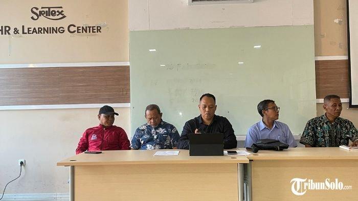 RAPAT KURATOR DAN BURUH : Pertemuan Kurator dan 4 serikat buruh Sritex Group, Rabu (5/3/2025). Meski telah menghentikan operasional dan melakukan Pemutusan Hubungan Kerja (PHK) massal, berbagai permasalahan baru mulai bermunculan.