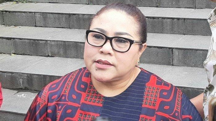 NUNUNG JUAL RUMAH - Potret Nunung saat berada di TransTV, Jalan Kapten Tendean, Mampang Prapatan, Jakarta Selatan, Kamis (2/2/2023). Nunung korbankan rumah demi pengobatan, kini harus tinggal di kos-kosan. (Wartakota/Arie Puji)