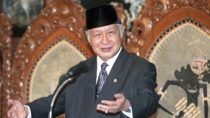 POTRET SOEHARTO - Presiden ke-2 Soeharto. Gambar diambil pada 15 Januari 1998. Belakangan wacana Soeharto jadi pahlawan nasional kembali mencuat. (KOMPAS/JB SURATNO)