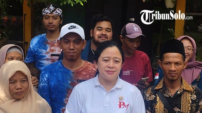 Ketua DPP PDIP, Puan Maharani saat mengunjungi Dusun Pagerjurang, Desa Melikan, Kecamatan Wedi, Kabupaten Klaten, Selasa (30/1/2024).