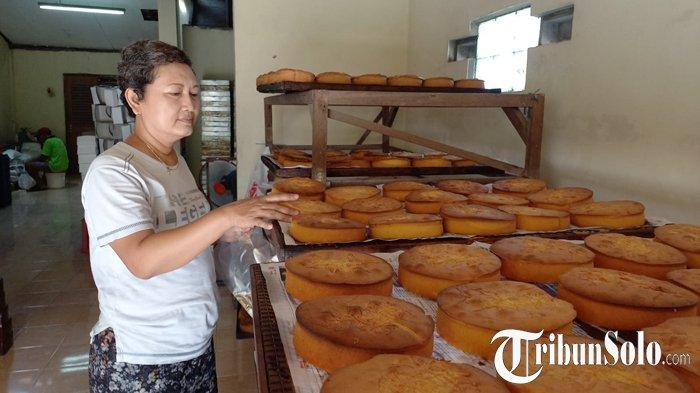 Roti Dinar yang terletak di Kampung Bogor RT:01/II, Desa Kepuh, Kecamatan Nguter, Kabupaten Sukoharjo