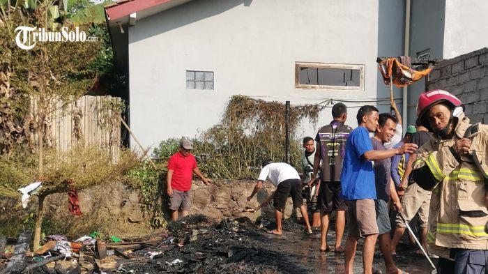 Sebuah rumah di Dukuh Bumirejo Kecamatan Gladagsari, Kabupaten Boyolali, ludes dilalap api