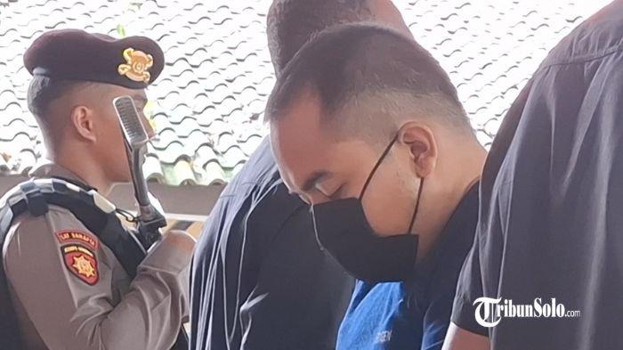 PELAKU PENCABULAN - Seorang guru agama di Sragen ditangkap polisi karena telah mencabuli siswanya yang masih kelas 2 SD, Selasa (6/5/2025). Pelaku telah melakukan aksi pencabulan terhadap korban sejak Oktober 2024.
