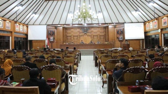 Suasana pada Rapat Paripurna DPRD Klaten, di Ruang Rapat Paripurna DPRD Klaten, pada Rabu (18/6/2024).