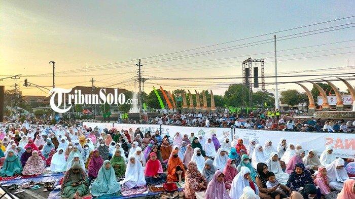 ILUSTRASI SALAT - Suasana salat idul adha di Alun-alun Sasono Langen Putro Sragen, Kamis (29/6/2023) lalu.