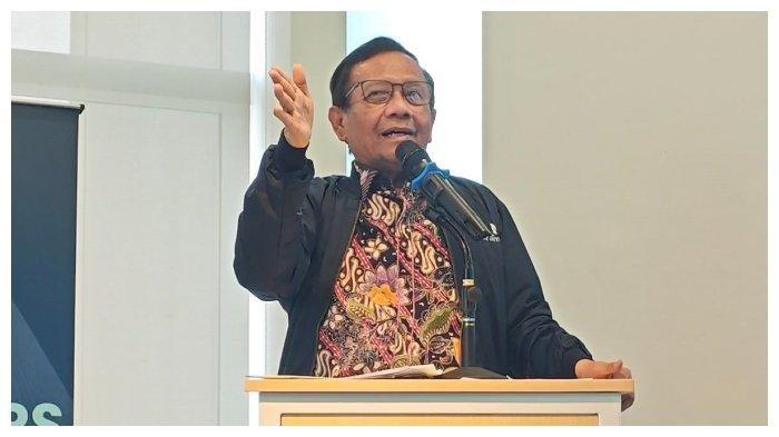MAHFUD MD - Mantan Menteri Koordinator Bidang Politik, Hukum dan Keamanan, Mahfud MD pada acara diskusi di Universitas Paramadina, Jakarta Selatan, Sabtu (28/6/2025).