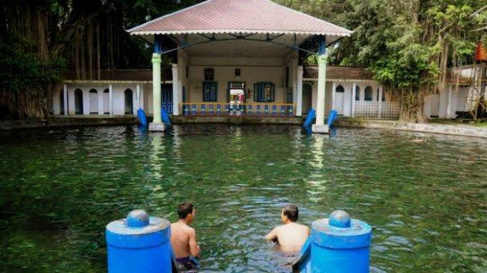 Pemandian umbul pengging.