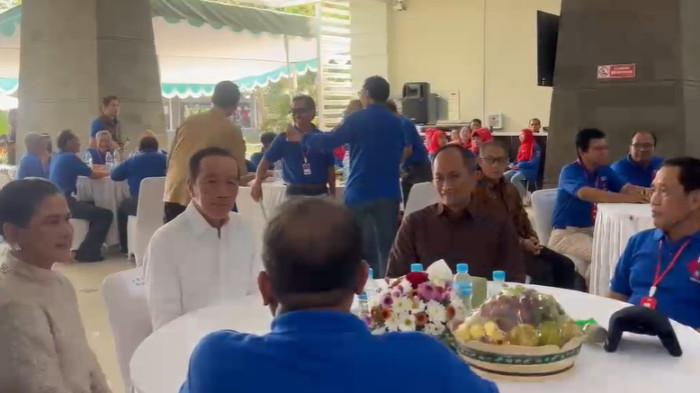 Mantan Presiden ke-7 Joko Widodo alias Jokowi, Sabtu (26/7/2025), menghadiri reuni Alumni Universitas Gadjah Mada (UGM).