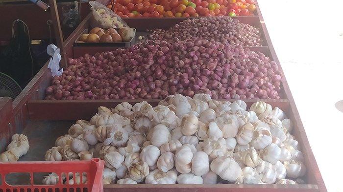 Bawang di Pasar Remu, Sorong.