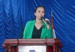 Ketua Tim Penggerak PKK Kabupaten Raja Ampat, Faujia Helga Tampubolon Umlati, saat memberikan arahan kepada anggota PKK tingkat Distrik, Kelurahan, dan Kampung di Raja Ampat.