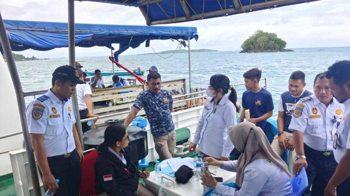 Screening HIV Mandiri (SHM) oleh tim kesehatan International Labour Organization (ILO) kepada nakhoda dan ABK KM Kapal Negara Patroli penjaga di pelabuhan KPLP Kota Sorong.