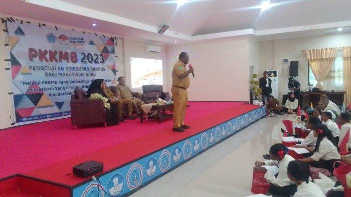 Alfius Way saat menyampaikan program strategis infrastruktur di Sorong Selatan.