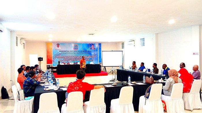 Dinas Kependudukan dan Pencatatan Sipil dan Pemberdayaan Masyarakat dan Kampung (Disdukcapil PMK) Papua Barat Daya mulai sinkronisasi dan validasi data Orang Asli Papua (OAP).