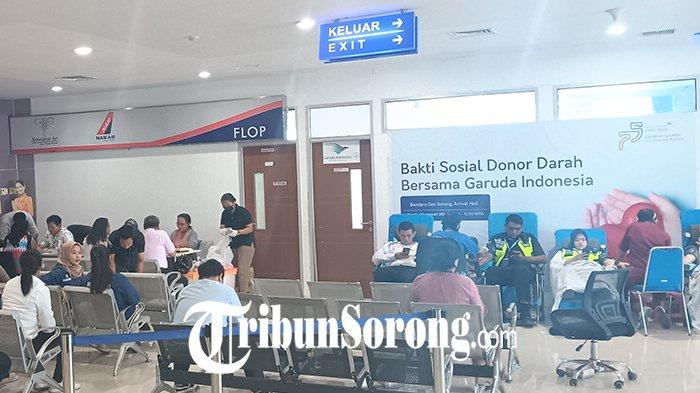 Dalam Rangka perayaan HUT Ke-75 PT. Garuda Indonesia (Persero) Tbk Branch Office Sorong menggelar Donor Darah di Bandara DEO Sorong, Kamis (25/1/2024).