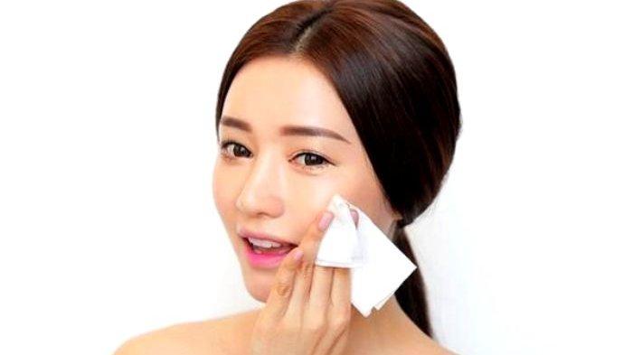 Ilustrasi perawatan wajah dengan skin care