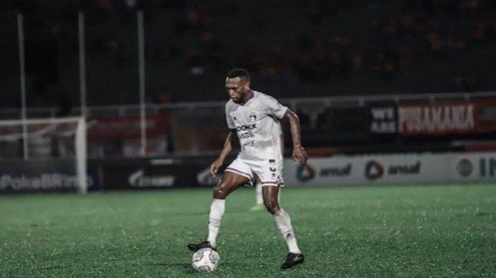 Foto Elisa Basna saat berseragam Persita Tangerang.