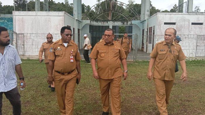 Pj Gubernur Papua Barat Daya Muhammad Musa'ad tinjau lokasi peletakan batu pertama pembangunan kantor Gubernur Selasa (11/7/2023).