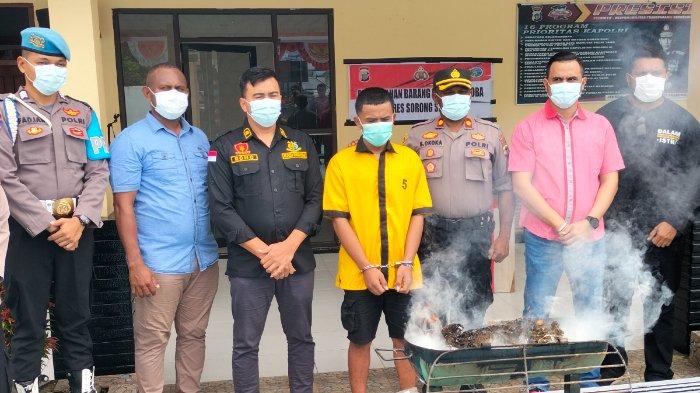 Pemusnahan barang bukti ganja 1 Kg oleh Polres Sorong Selatan.