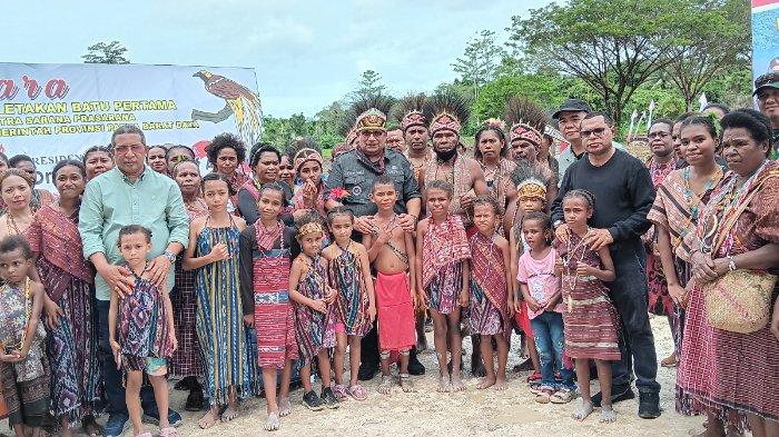Upacara adat di lokasi peletakan batu pertama pembangunan kantor Gubernur Papua Barat Daya oleh keluarga suku Malaseme Klablim Sabtu (15/7/2023).