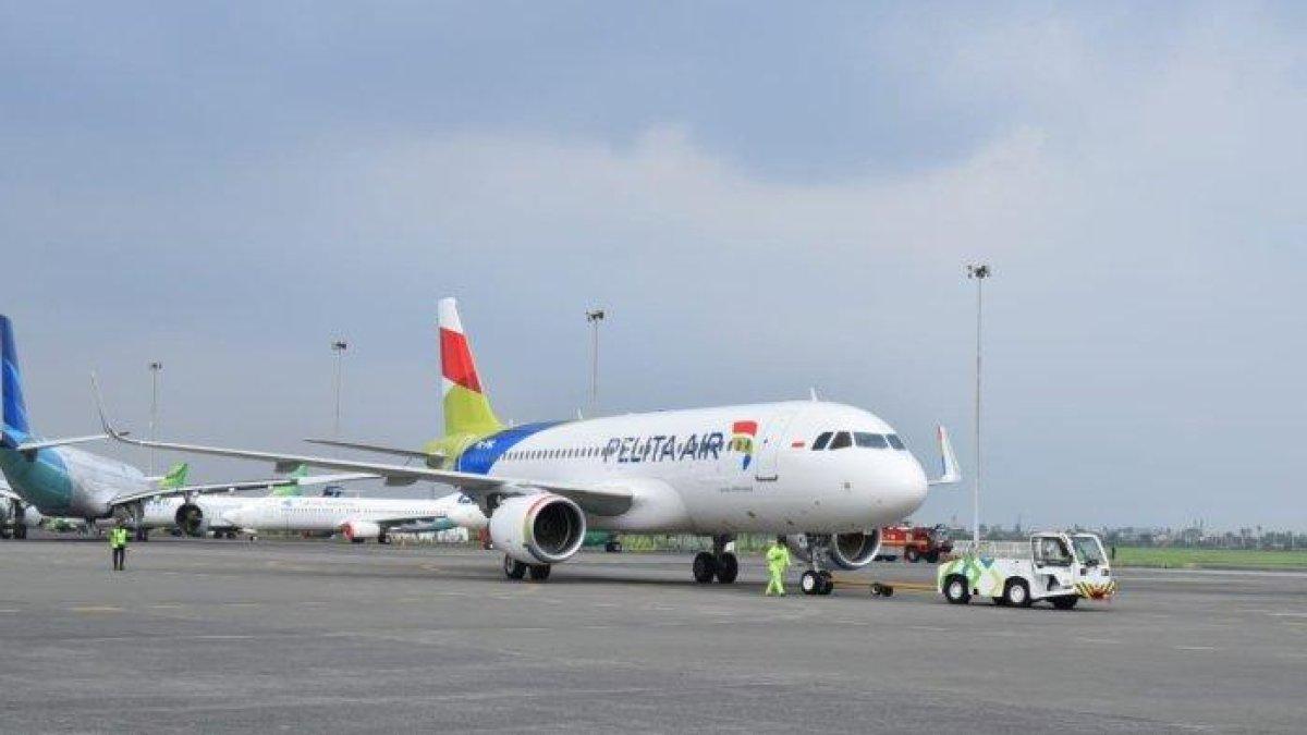 Pesawat Airbus A320 Pelita Air. Seorang melahirkan di pesawat Pelita Air dalam penerbangan Jakarta-Surabaya, Selasa, 27 Juni 2023