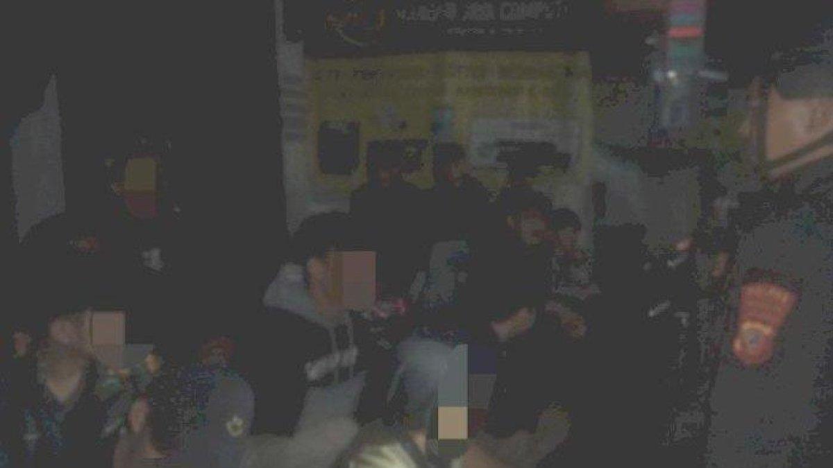 Petugas mengamankan belasan remaja pesta miras di Jalan Bantar, Kota Tasikmalaya
