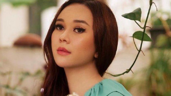 Artis Aura Kasih menjanda 6 bulan siap nikah lagi