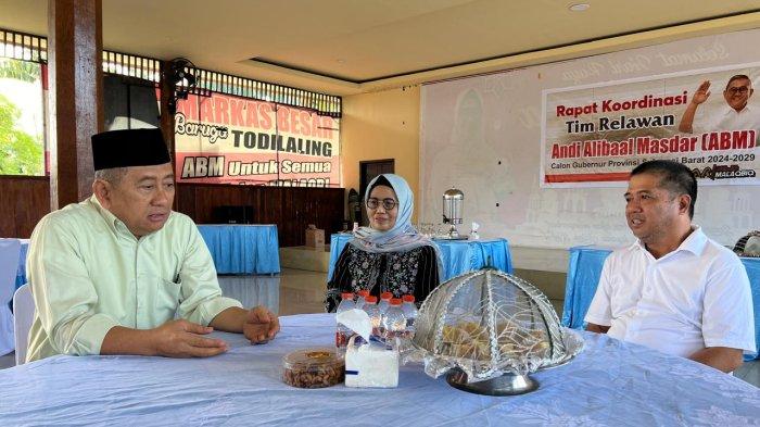 Bbeas Manggazali (Kanan) bertemu dengan Ali baal MAsdar dan Andi Ruskati Ali baal