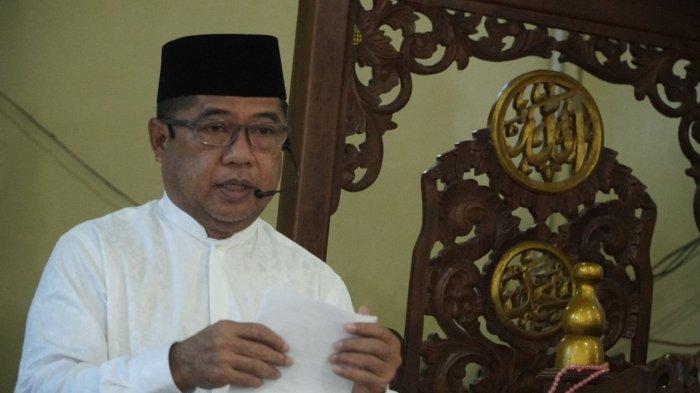 Sekretaris Daerah (Sekda) Andi Bebas Manggazali melaksanakan salat idul adha 2024 di Masjid Saidul Akhirat yang berada di Dusun Galung, Desa Katumbangan Lemo, Kecamatan Campalagian, Kabupaten Polewali mandar (Polman) pada Senin (17/6/2024).