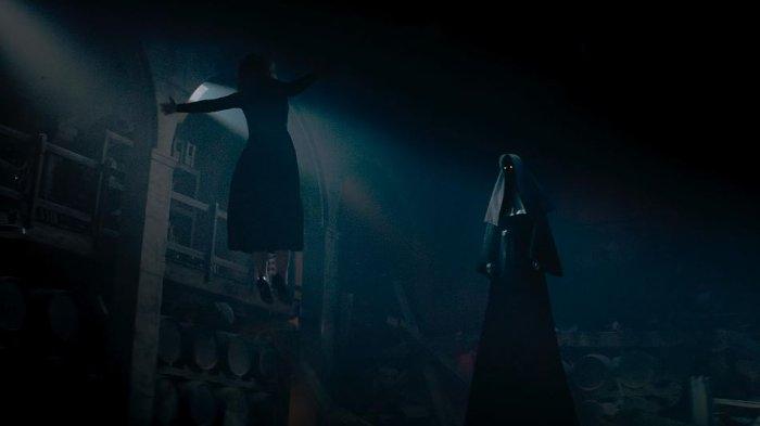 Sinopsis film 'The Nun II (2023)', horor mencekam mengisahkan kembalinya teror Valak, iblis yang berwujud seorang biarawati.