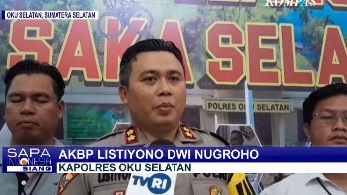 Kapolres OKU Selatan, AKBP Listiyono Dwi Nugroho menjelaskan kasus pembunuhan oleh Exwin Sastra Wijaya (24) seorang kakek tega menganiaya cucu tirinya, RAS (1,3) hingga tewas di OKU Selatan, Sumatera Selatan, Kamis (14/9/2023).