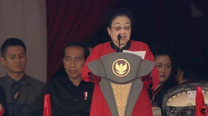 Megawati pidato pada puncak peringatan Bulan Bung Karno di Stadion Gelora Bung Karno (GBK), Jakarta, Sabtu (24/6/2023).