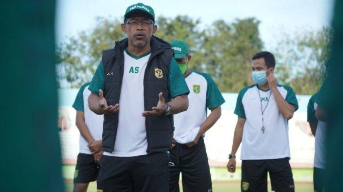 Pelatih persebaya Surabaya Aji santoso.