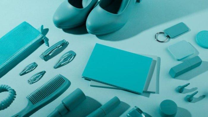 Warna Cyan.