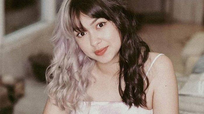 Dua video viral mirip Rebecca Klopper durasi 4 menit dan 11 menit masih dicari-cari di Twitter X hingga TikTok. Becca, sapaan akrab sang artis yang memiliki nama asli Rebecca Ayu Putri Klopper, tersebut kembali menjadi sorotan.