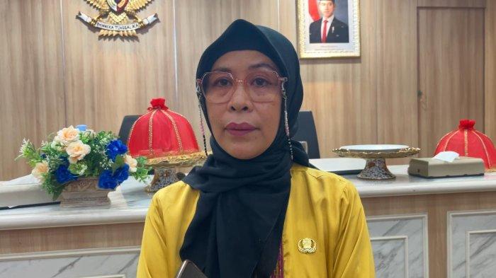 KABID PEMENUHAN HAK ANAK - Kepala Bidang (Kabid) Pemenuhan Hak Anak DPPPA Kota Kendari, Ekawati Kolibu usai mengikuti Rapat Pra Gugus Kota Layak Anak tingkat Kota Kendari 2025. Dia menuturkan, ibu kota Provinsi Sultra ini sudah menjadi bagian dari Kota Layak Anak.
