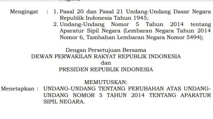 Kabar gembira bagi PPPK dapat jaminan pensiun, hak tak beda PNS setelah Undang-Undang Aparatur Sipil Negara atau UU ASN 2023 terbaru resmi berlaku. Rancangan Undang-Undang atau RUU ASN 2023 yang disahkan menggantikan UU Nomor 5 Tahun 2014 tentang ASN pada Selasa (03/10/2023) lalu tersebut memuat usul norma dan ketentuan baru.