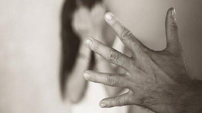 Oknum calon legislatif atau caleg asal Provinsi Sulawesi Tenggara (Sultra) diduga rudapaksa seorang gadis disabilitas di Luwu Timur (Lutim), Sulawesi Selatan (Sulsel). Sosok pria yang dilaporkan dan kini diamankan kepolisian atas dugaan kasus pelecehan tersebut adalah N (29).