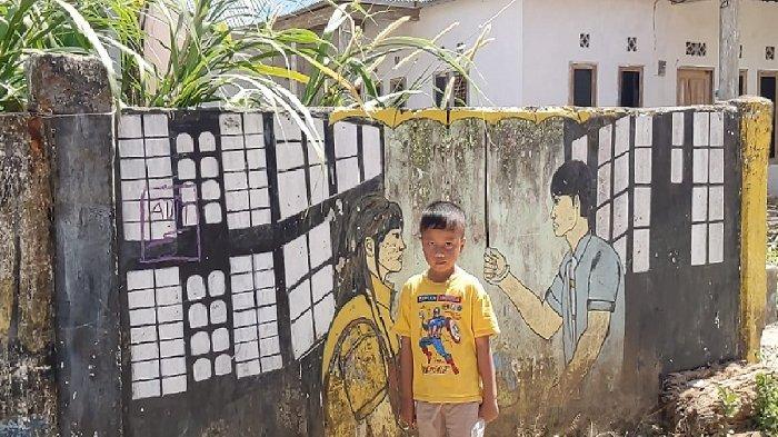 Salah seorang anak Suku Cia-cia, Kota Baubau, Provinsi Sulawesi Tenggara atau Sultra