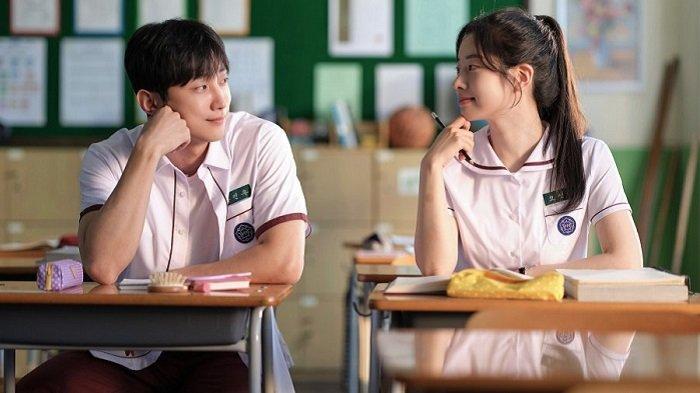 Inilah sinopsis You Are the Apple of My Eye, film Korea terbaru Jung Jin Young dan Kim Da Hyun.