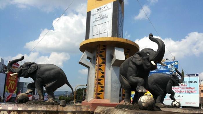Bundaran Gajah Bandar Lampung - 6 Rekomendasi Tempat Nonton Kembang Api di Lampung Saat Malam Tahun Baru 2025, Pantai Hingga Bukit