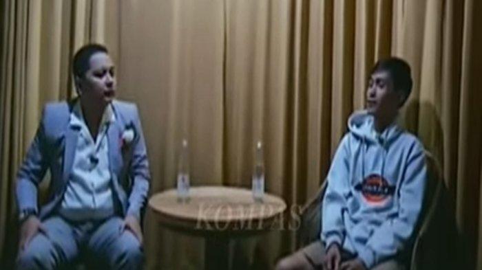 Aep kali ini muncul tanpa mengenakan masker menemui kuasa hukum Iptu Rudiana, Pitra Romadoni Nasution, bantah kesaksian Dede sebut ikuti Iptu Rudiana