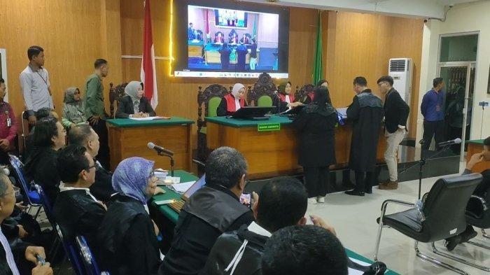 Suasana Ruang Sidang Peninjauan Kembali (PK) Saka Tatal dalam kasus Vina Cirebon pada Rabu, (24/7/2024) di Pengadilan Negeri Cirebon kemarin. Inilah Agenda Sidang PK Lanjutan Saka Tatal Jumat Besok, Bakal Bahas Jawaban dari Termohon