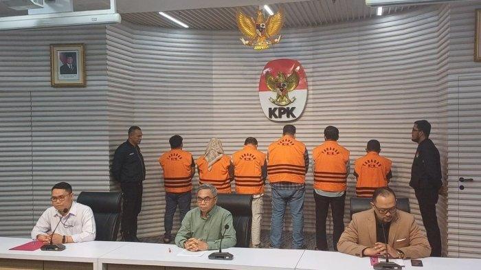 OTT KPK - Sejumlah Orang Diamankan Dalam OTT di Dinas PUPR OKU, Minggu (16/3/2025). Anggota DPRD OKU Minta Fee Rp 7 M, KPK Usut Dugaan Korupsi Dinas PUPR OKU, Rp 1,5 M Ngalir ke Kadis.