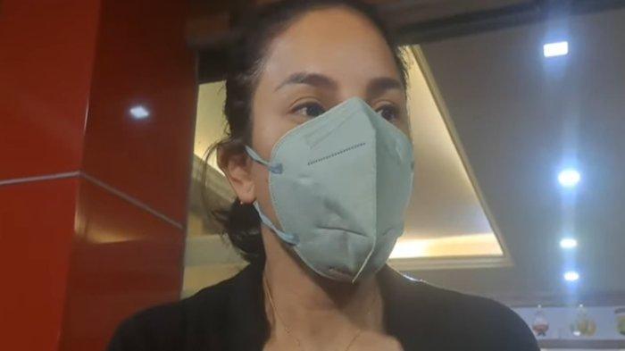 Artis Nikita Mirzani mengungkapkan pesan untuk kekasih Lolly, Vadel Badjideh pastikan masuk penjara.