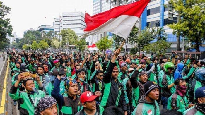 Driver Ojol aksi unjuk rasa di depan Istana Negara, Jakarta Pusat beberapa waktu lalu