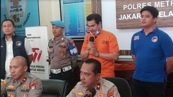 Bobby Joseph dihadirkan saat rilis di Polres Metro Jakarta Selatan Selasa (25/7/2023).