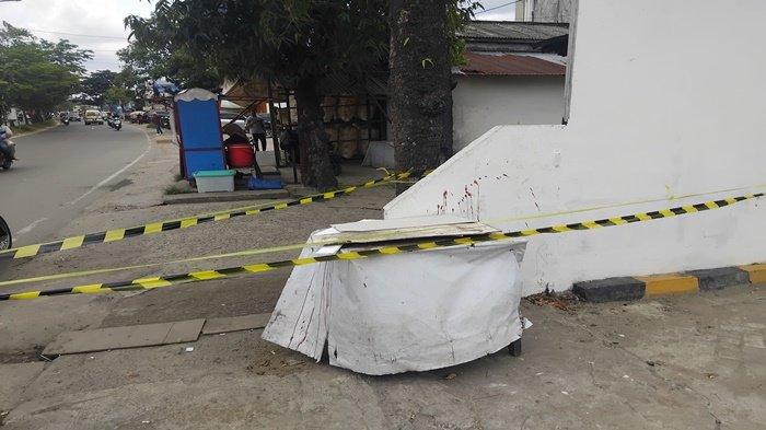 Lokasi pembacokan bocah dan seorang pria dewasa di depan sebuah Indomaret Jalan KH Wahid Hasyim Kelurahan Tuan Kentang Kecamatan, Seberang Ulu I, Palembang, Sabtu (11/1/2025) malam.