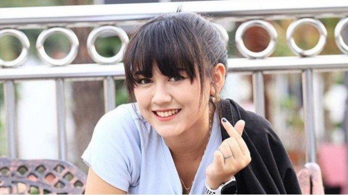 Chord gitar dan lirik lagu berjudul Ego-Happy Asmara, Lagu berjudul Ego dari Happy Asmara sudah ditonton hingga 2,8 juta viewer.