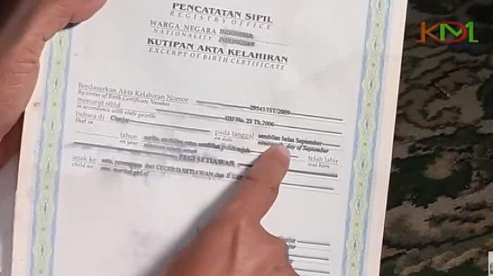 Dedi Mulyadi menemukan kejanggalan pada Akte kelahiran Pegi Setiawan dari jenis kelamin Pegi ditulis sebagai perempuan.