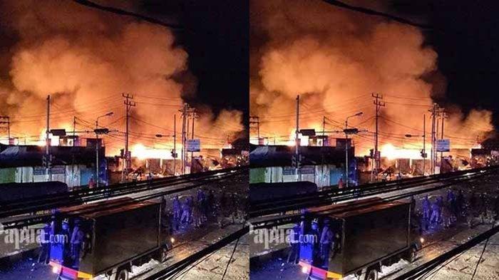 Detik-detik Mengerikan Massa Pengarak Jenazah Lukas Enembe Ricuh Belasan Ruko di Bakar, Warga Trauma